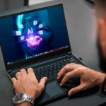 Estratégia vs. Execução: Por que seu negócio precisa de um Agente de Marketing e não apenas do ChatGPT