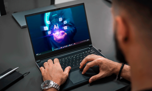 Estratégia vs. Execução: Por que seu negócio precisa de um Agente de Marketing e não apenas do ChatGPT