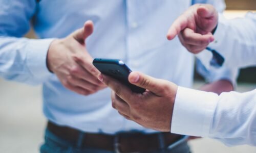 Tradução Simultânea vs. Agentes Nativos: Atendimento sem Barreiras