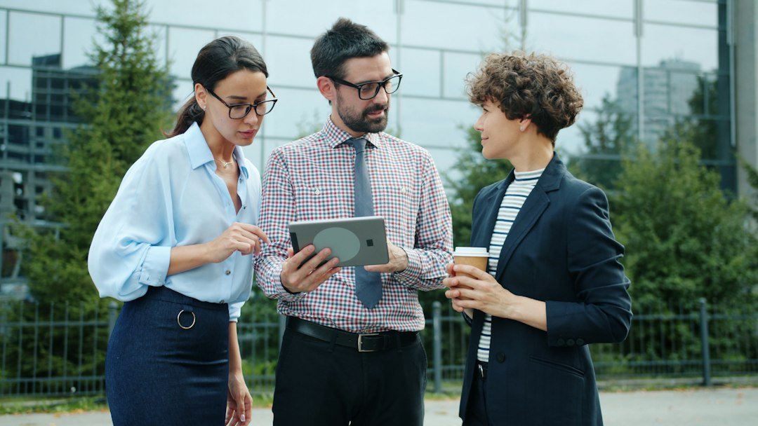 No momento, você está visualizando Gestão Híbrida: Liderando Humanos e IAs com Sucesso