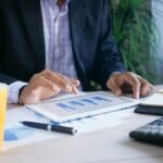 Agentes multitarefa vs. agentes especializados: Qual traz mais produtividade?